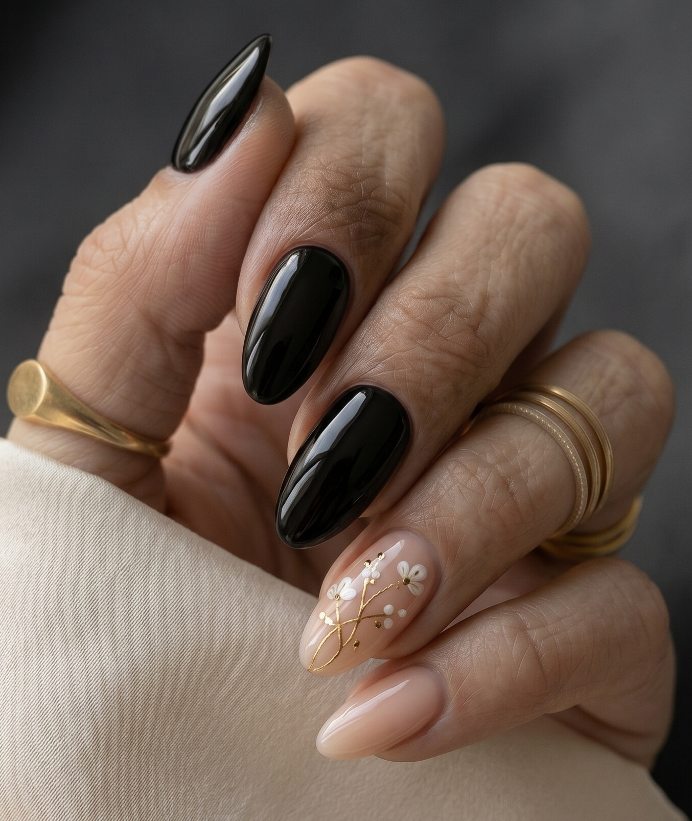 Schwarze Nägel elegant